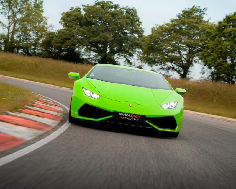 Stage de pilotage Lamborghini Huracán sur circuit automobile