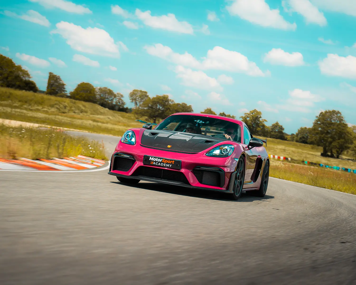 Porsche 718 Cayman GT4 RS à Fontenay le Comte