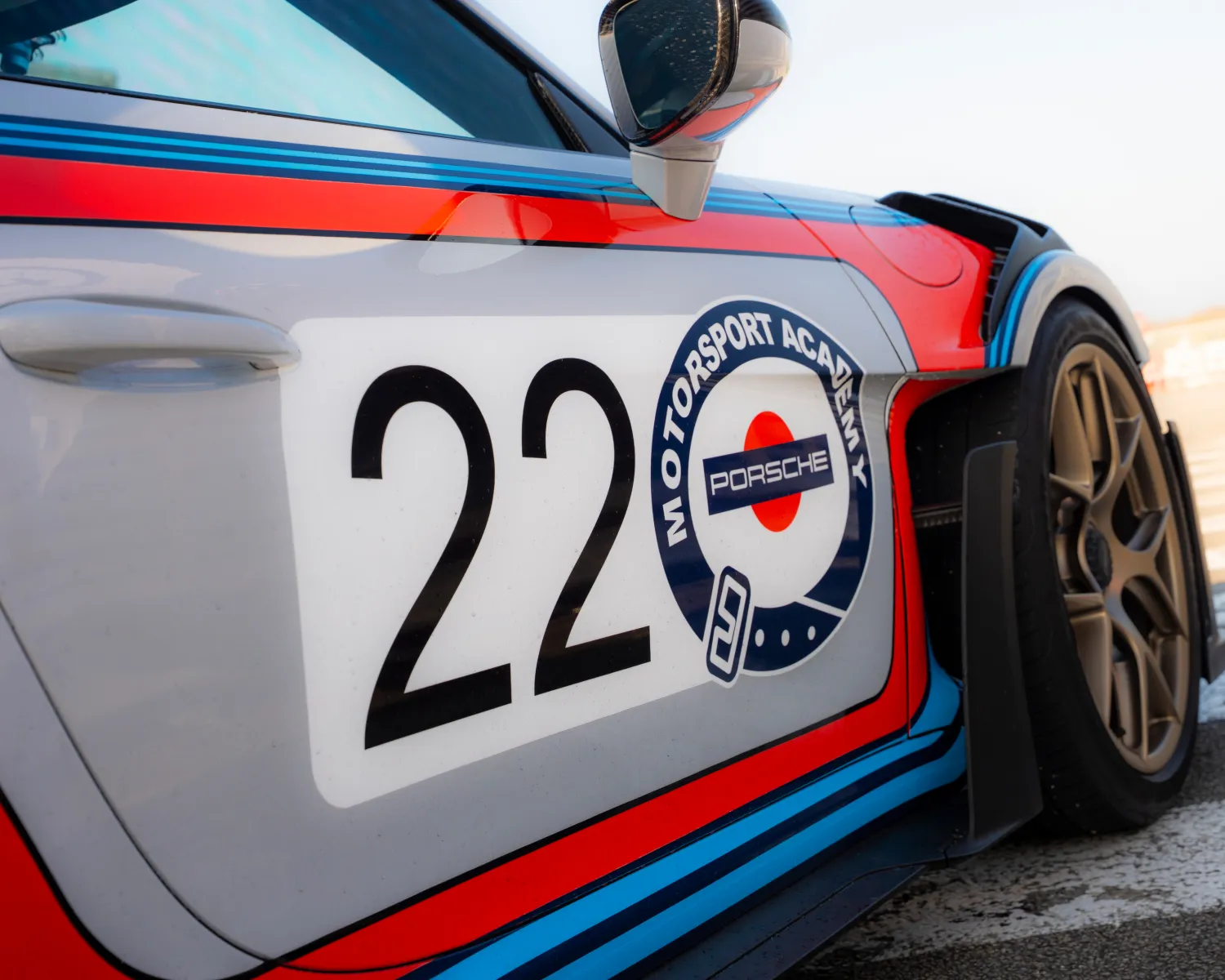 Vue portière de la Porsche 992 GT3 RS