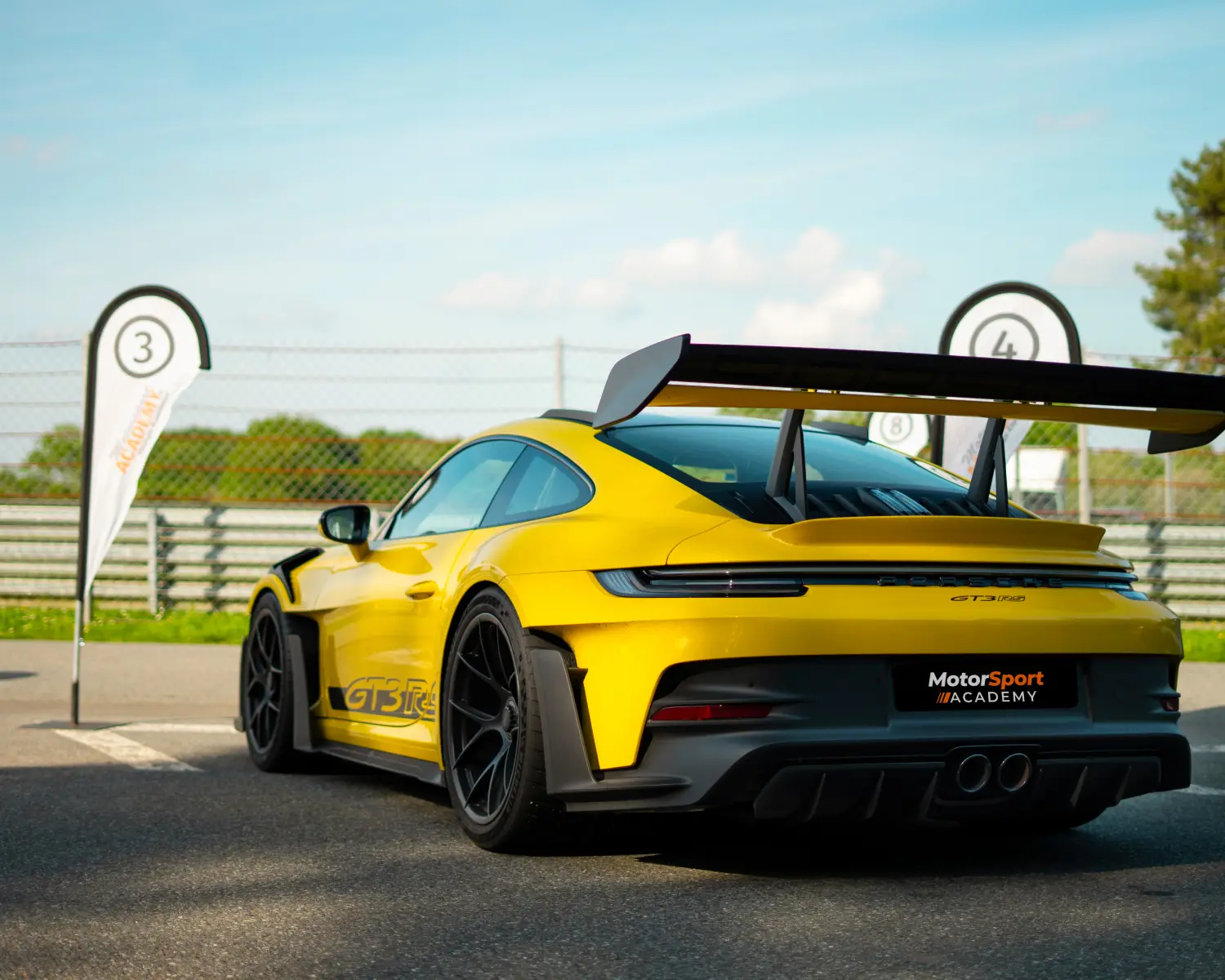 Porsche 992 GT3 RS circuit de loheac
