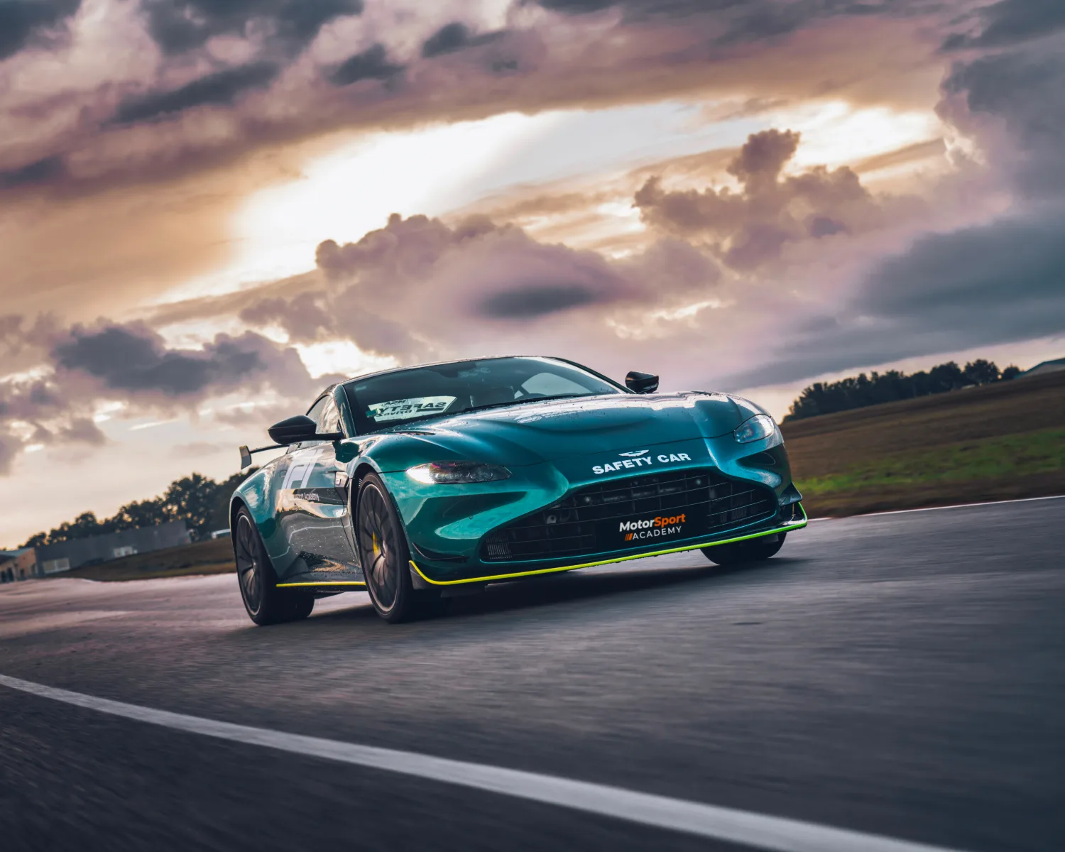 Stage de pilotage sur circuit, Saint-Étienne, Aston Martin Vantage F1 Édition