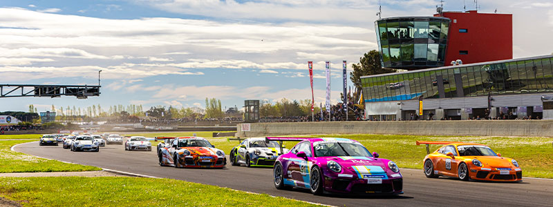Course Porsche Cup sur le circuit de Nogaro