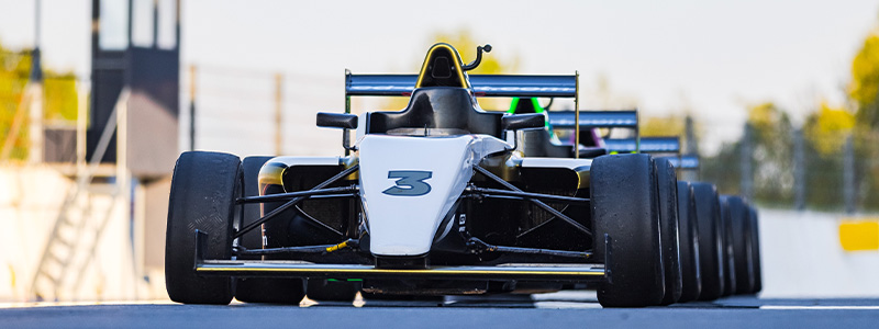 Voitures dans les stands Grand Prix Explorer 3