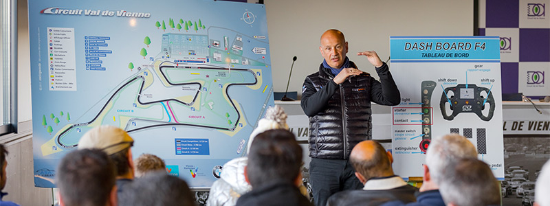 Briefing stage de pilotage F4