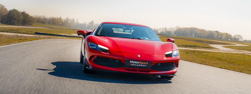 Ferrari 296 GTB en stage de pilotage au Bourbonnais