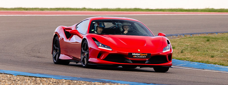 Stage de pilotage Ferrari Le Luc