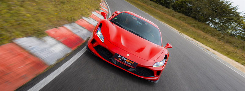 Ferrari sur le circuit de Nogaro