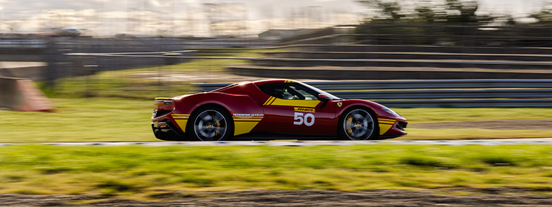 Stage de pilotage Ferrari circuit Pouilly en Auxois