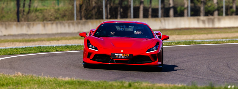 Stage de pilotage Ferrari circuit du Var