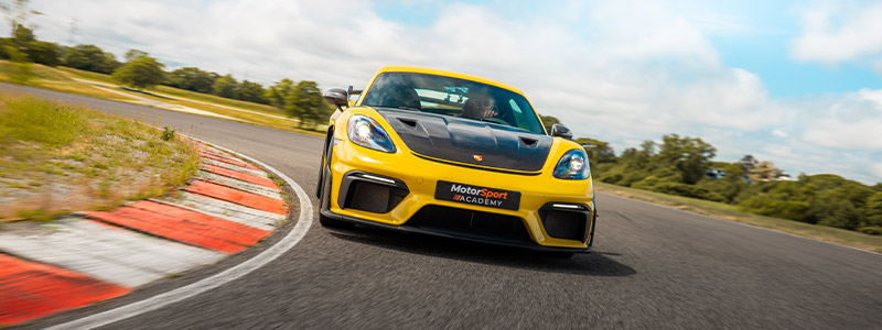 Stage de pilotage en Porsche sur le circuit d'Issoire