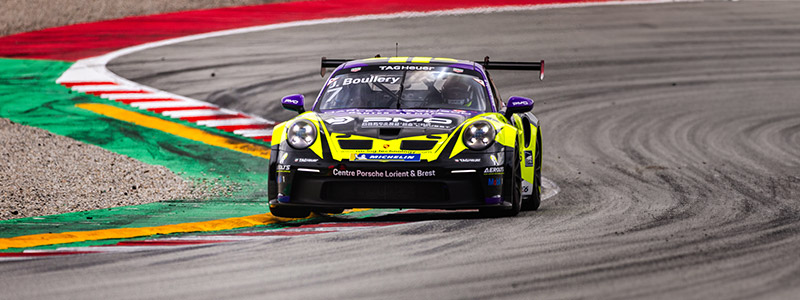 Porsche 992 Cup sur circuit