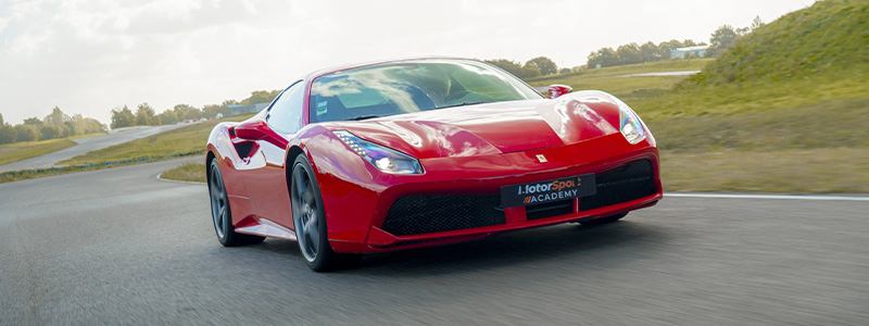 Stage de pilotage en Ferrari sur le circuit de Lédenon