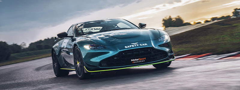 Stage de pilotage Montpellier en Aston Martin Vantage F1 Edition
