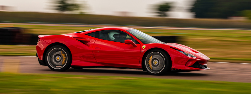 Stage de pilotage Montpellier en Ferrari F8 Tributo