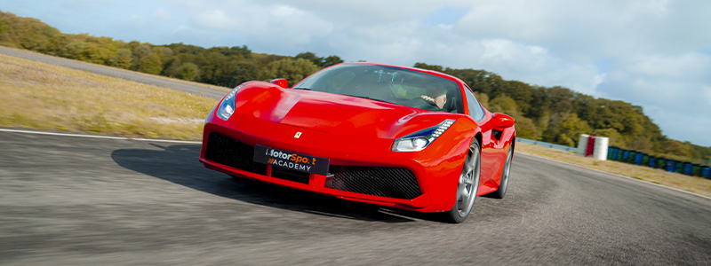 Stage de pilotage en Ferrari 296 GTB circuit Le Luc
