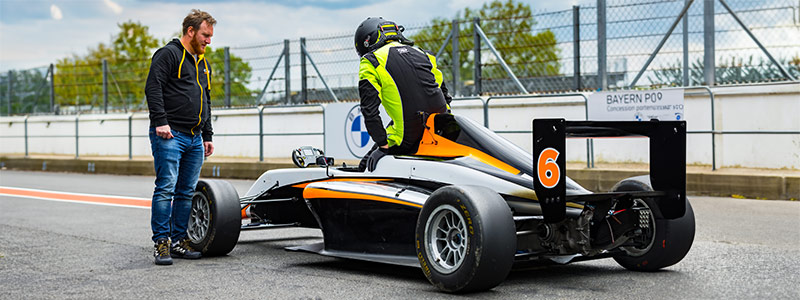 Pilote dans une monoplace