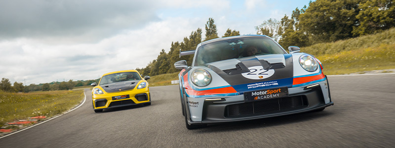 Stage de pilotage en Porsche 992 GT3 RS et Cayman GT4 RS