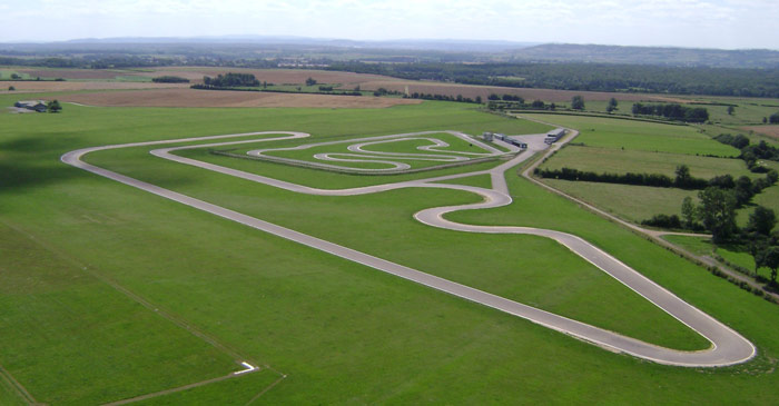 Vue aérienne du circuit auto de l'Auxois Sud