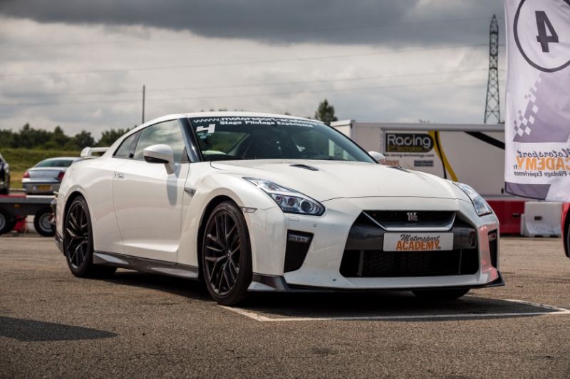 Nissan GT-R - Godzilla