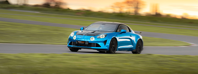 Stage de pilotage Perfectionnement Fay de Bretagne en Alpine A110 R