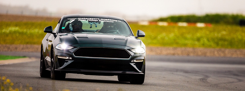 Ford Mustang Bullitt sur circuit