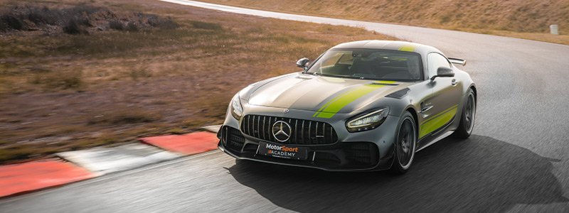 Mercedes AMG GTR en stage de pilotage