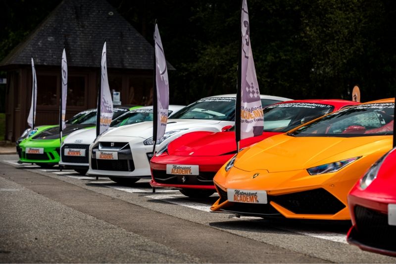 Ensemble des voitures sur le circuit de Fontenay-le-comte