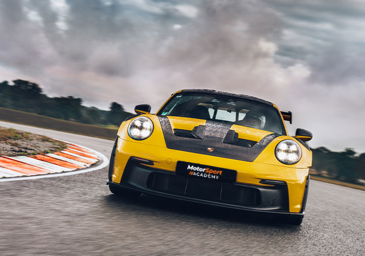 Stage de pilotage sur circuit Porsche 992 GT3 RS