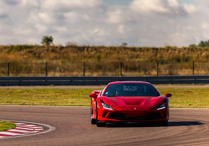 Stage de pilotage en Ferrari F8 Tributo sur circuit