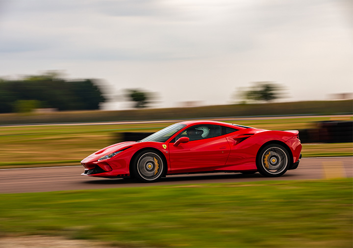 Baptême passager sur circuit en Ferrari F8 Tributo