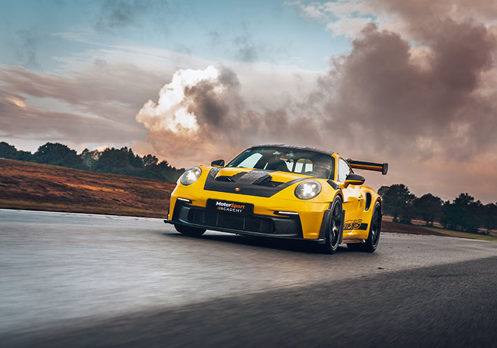 Porsche 992 GT3 RS sur circuit