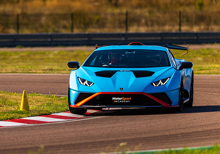 Lamborghini Huracán STO sur circuit