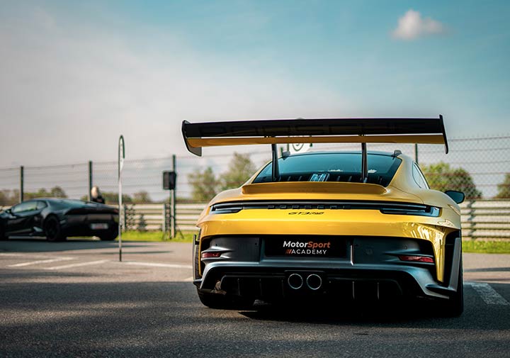 Face arrière de la Porsche 992 GT3 RS