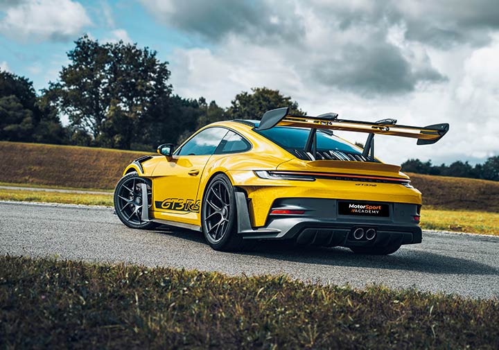 3/4 arrière de la Porsche 992 GT3 RS