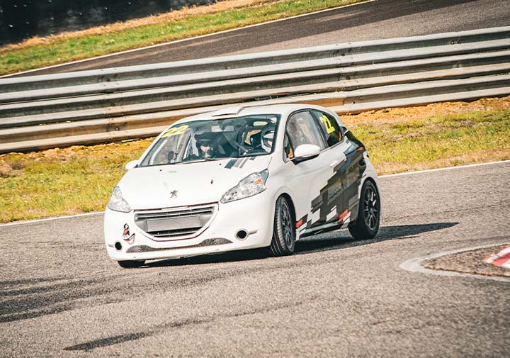 Stage de pilotage Peugeot 208 Racing Cup
