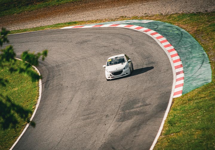 Stage de pilotage Peugeot 208 Racing Cup