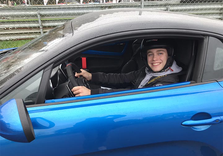 Conduite sur circuit adolescent