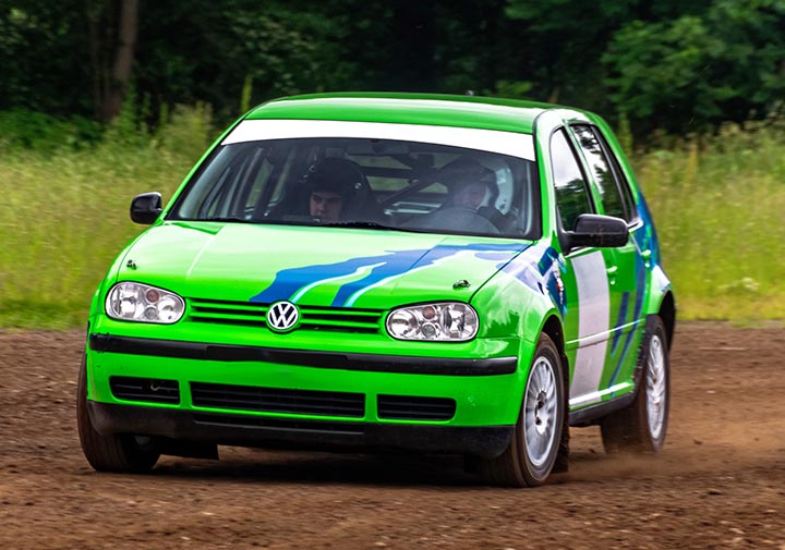 Stage de pilotage terre circuit d'Issoire en Golf TDI