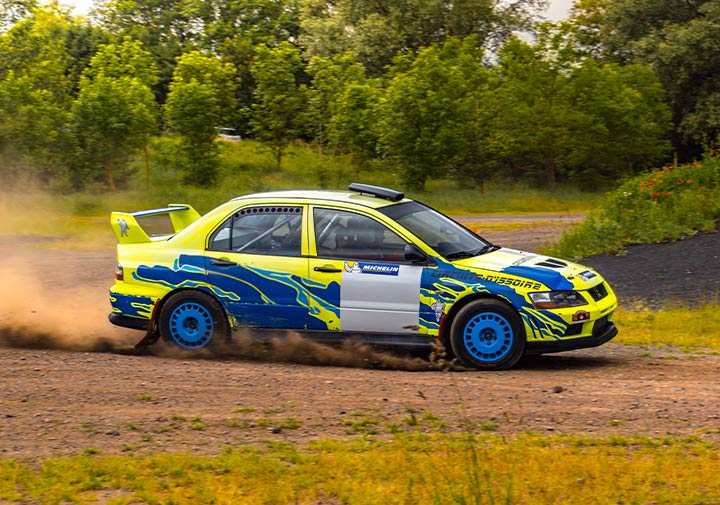 Stage de pilotage terre circuit d'Issoire en Mitsubishi