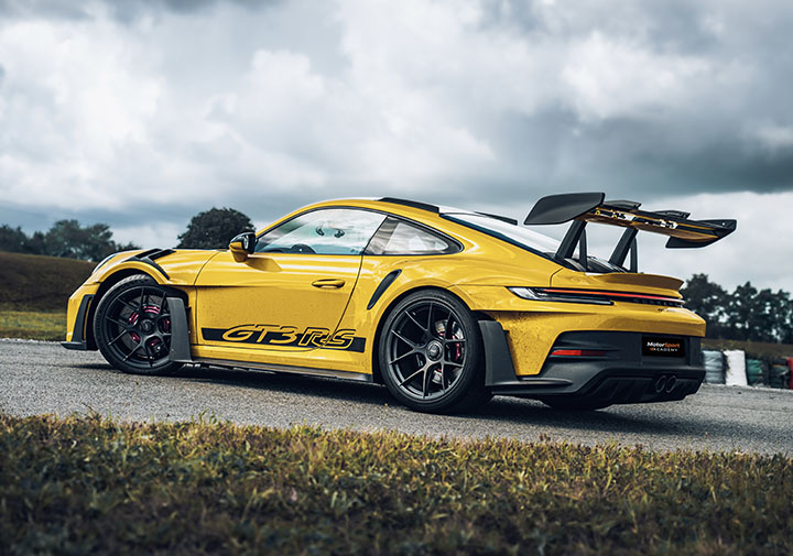 Porsche 992 GT3 RS de profil sur circuit