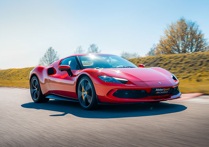 Stage de pilotage sur circuit en Ferrari 296 GTB