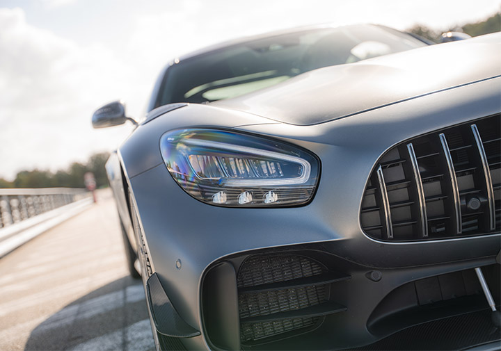 Face avant Mercedes AMG GTR