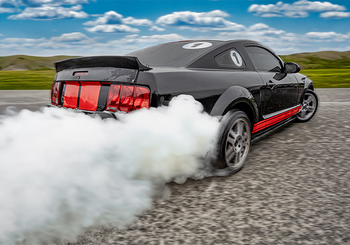 dérapage Gymkhana en Ford Mustang
