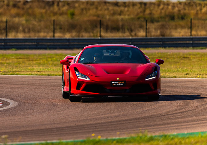 Stage de pilotage sur circuit Ferrari