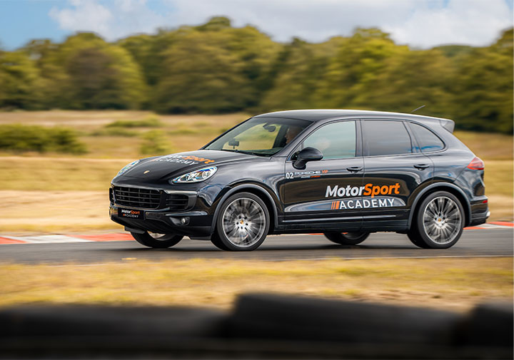 Tours de reconnaissance Porsche Cayenne VIP