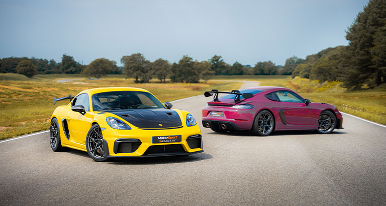 Stage perfectionnement en Porsche 718 Cayman GT4 RS sur le circuit Fay de Bretagne