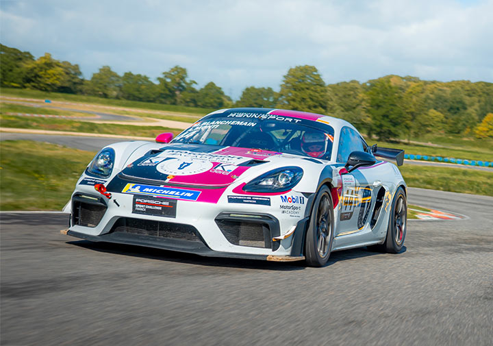 Porsche 718 Cayman Club Sport sur circuit