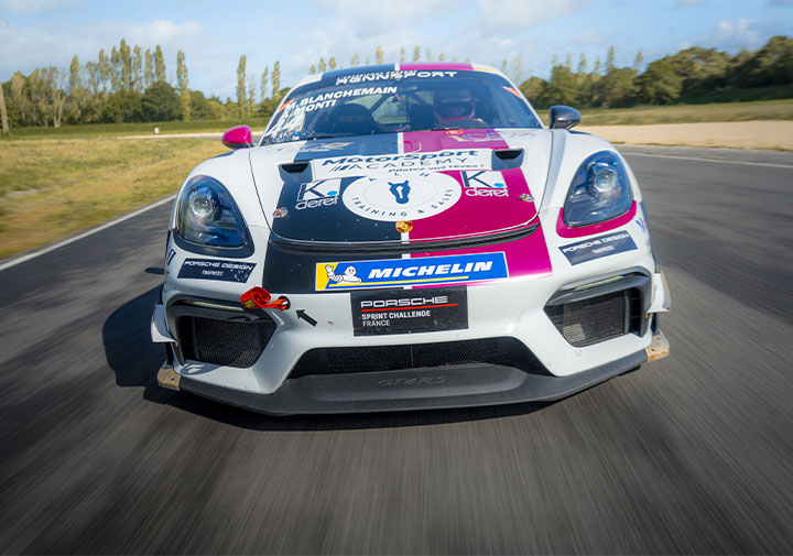 Porsche 718 Cayman Clubsport sur circuit