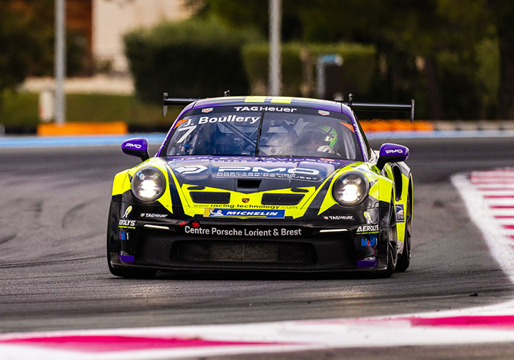 Porsche 992 Cup sur circuit