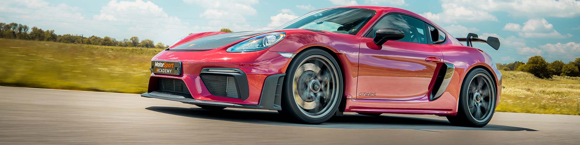 Porsche 718 Cayman GT4 RS rose